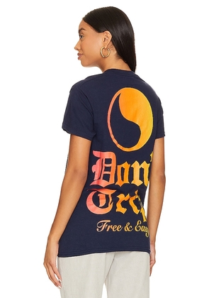 Free & Easy Olde English Tee in Navy. Size S.
