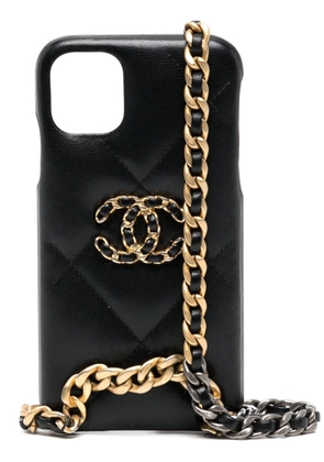 CHANEL Pre-Owned CC diamond-quilted phone case - Black