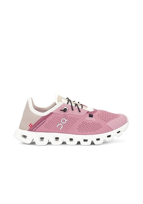 On Cloud 5 Coast Sneaker in Zephyr & Sand - Pink. Size 5.5 (also in 6.5, 7, 7.5, 8, 8.5, 9).