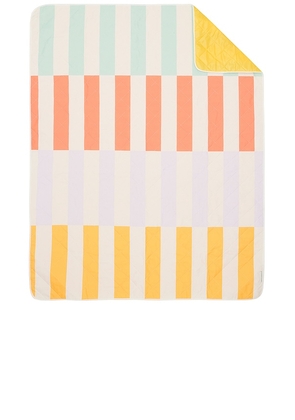 Sunnylife Beach And Picnic Blanket in Coral.
