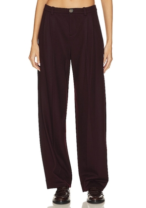 Vince Cozy Wool Pleat Front Pant in Wine. Size 6.