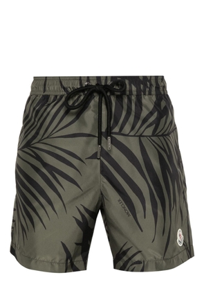Moncler palm tree-print swim shorts - Green