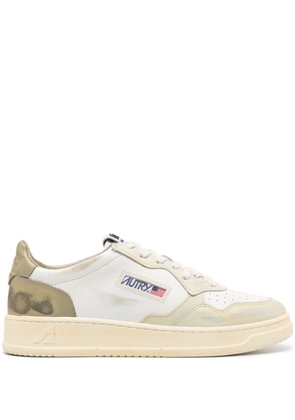 Autry Medalist Super Vintage leather sneakers - White