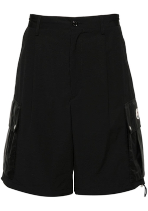 Moncler appliqué-logo cargo shorts - Black