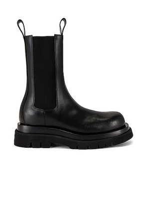 Bottega Veneta Storm Cuir Boot in Nero - Black. Size 40 (also in 39, 41).