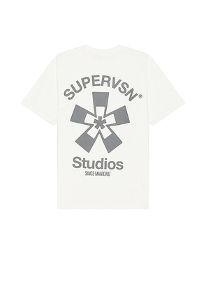 SUPERVSN Simple Starburst Short Sleeve T-Shirt in Cream. Size S, XL/1X.