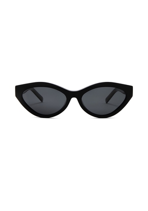 Banbe The Lila Sunglasses in Black.