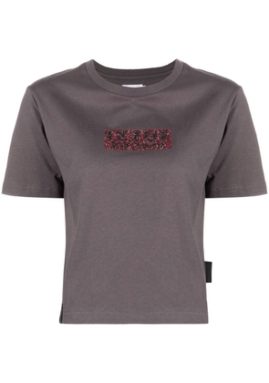izzue rhinestone logo-detail T-shirt - Grey