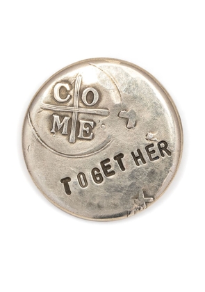 WERKSTATT:MÜNCHEN Come Together sterling-silver badge