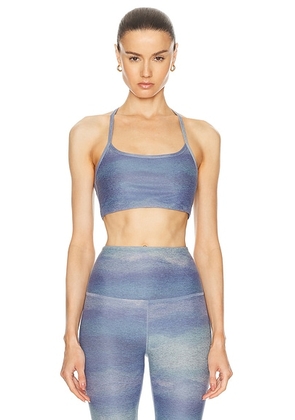 Beyond Yoga Softmark Slim Racerback Bra in Watercolor Waves - Blue. Size L (also in S, XS).