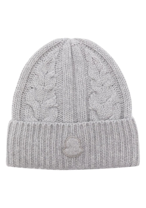 Moncler chunky cable-knit cashmere beanie - Grey