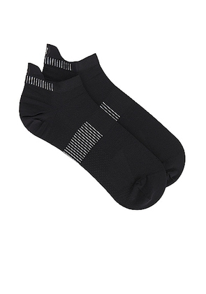 On Ultralight Low Sock in Black & White - Black. Size XL (also in L, M).