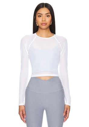 Beyond Yoga Show Off Cropped Top in White. Size M, S, XL, XS.