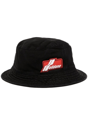 We11done logo-patch bucket hat - Black