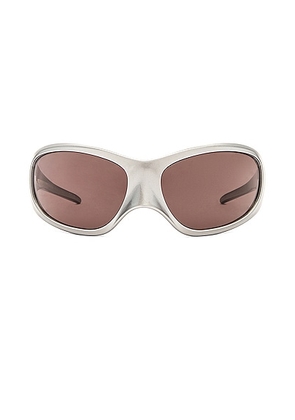 Balenciaga Cat Eye Sunglasses in Silver - Metallic Silver. Size all.