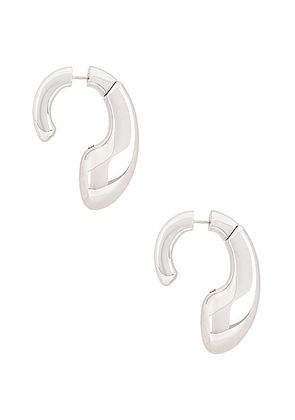 ALAÏA Hoop Earrings in Silver - Metallic Silver. Size all.