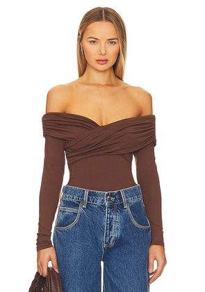 Line & Dot Cocoa Off Shoulder Top in Brown. Size L, S, XS.