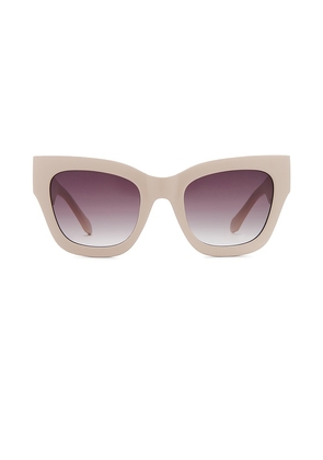 Quay By The Way Sunglasses in Cream.