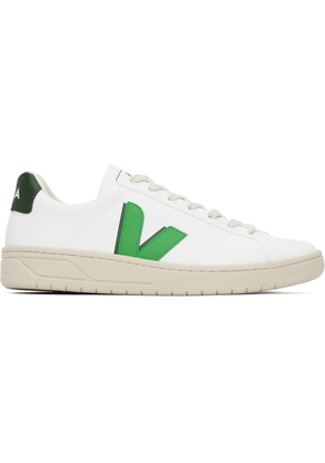 VEJA White & Green Urca CWL Sneakers