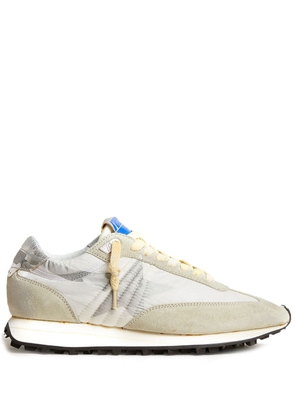 Golden Goose star-print lace-up sneakers - White
