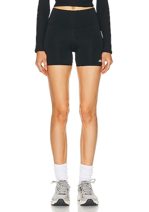 alo Airlift Energy Short in Black - Black. Size S (also in ).