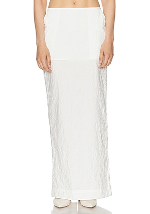 Helsa Crinkle Maxi Skirt in White - White. Size L (also in M, S, XL, XS, XXS).