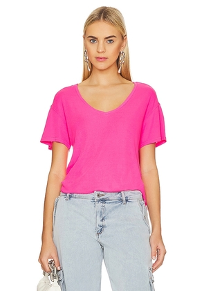 Chaser V Neck Tee in Pink. Size XS.