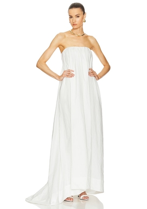 Helsa Crinkle Pleated Gown in White. Size L, S, XL, XS, XXS.