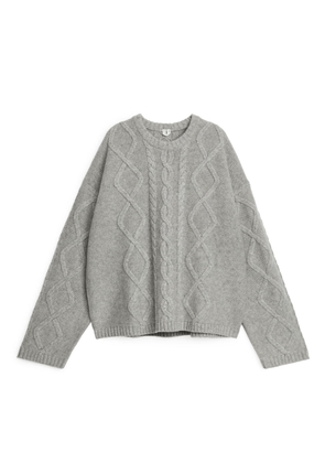 Cable-Knit Wool Jumper - Grey