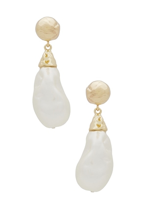 WeWoreWhat Hammered Pearl Earring in Metallic Gold.