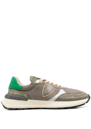 Philippe Model Paris logo-patch low-top sneakers - Green