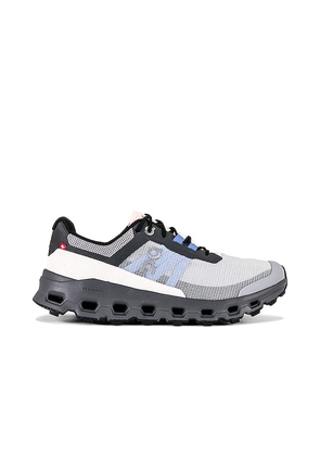 On Cloudvista Sneaker in Grey. Size 6.5.