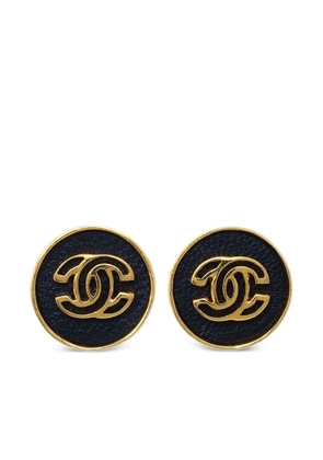 CHANEL Pre-Owned 2003 enamel CC buttons stud earrings - Black