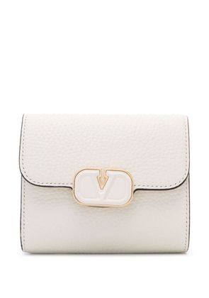 Valentino Garavani VLogo leather tri-fold wallet - Neutrals