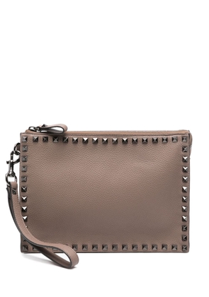 Valentino Garavani Rockstud leather clutch bag - Neutrals