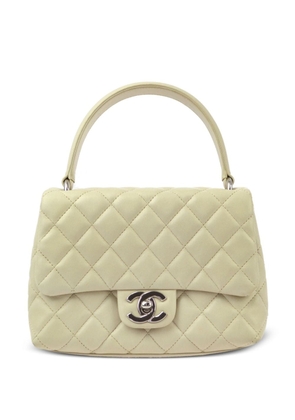 CHANEL Pre-Owned 2006 quilted top-handle bag - White