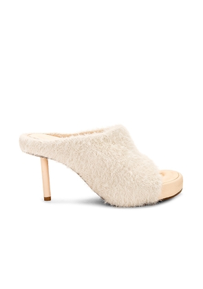 JACQUEMUS Les Mules Nuvola in Off-White - Ivory. Size 39 (also in ).