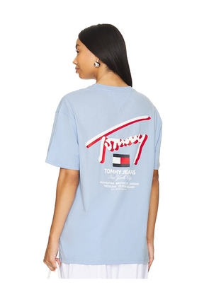 Tommy Jeans Signature Tee in Baby Blue. Size L, S, XL/1X, XS.