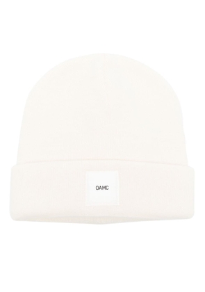 OAMC logo-patch ribbed-knit beanie - White