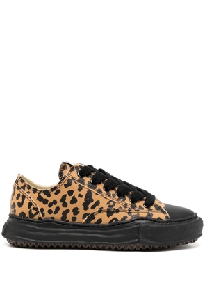 Maison MIHARA YASUHIRO Peterson leopard-print sneakers - Brown