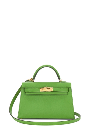 hermes Hermes Epsom Kelly 20 Handbag in Vert Yucca - Green. Size all.