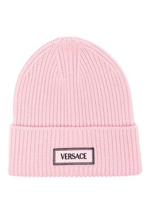 Versace logo-patch ribbed beanie - Pink