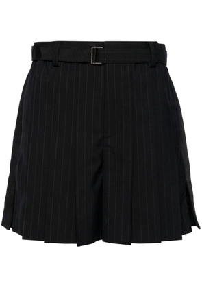 sacai belt-waist pleated pinstripe shorts - Black