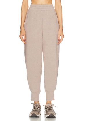 Varley The Relaxed 27.5 Pant in Taupe Marl - Taupe. Size XS (also in ).