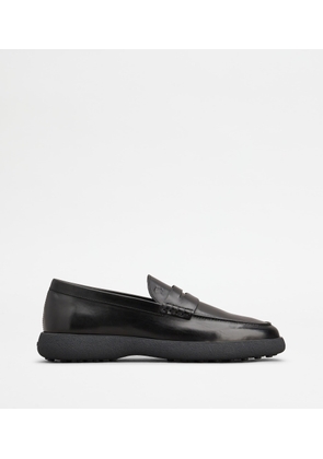 Tod's - Loafers in Leather, BLACK, 10.5 - Shoes