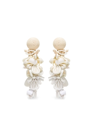 Oscar de la Renta Wooden Flower Cluster drop earrings - White