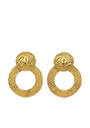CHANEL Pre-Owned 1994 CC drop clip-on earrings - Gold