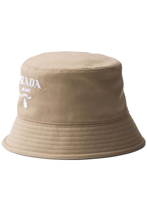 Prada logo-embroidered drill bucket hat - Neutrals