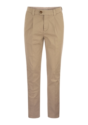 Brunello Cucinelli Garment-Dyed Leisure Fit Trousers In American Pima Comfort Cotton With Pleats