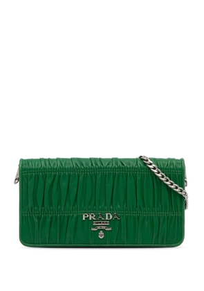 Prada Pre-Owned 2013-2023 Nappa Gaufre Wallet on Chain crossbody bag - Green